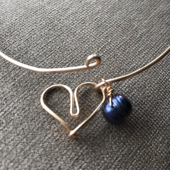 Blue Akoya Pearl and Heart Bracelet - Picture 3 of 3